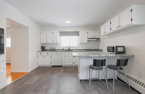 Longueuil Apartment | Logement 3 chambres + stationnement | Longueuil | Balcon