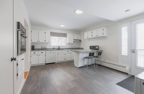 Longueuil Apartment | Logement 3 chambres + stationnement | Longueuil | Balcon