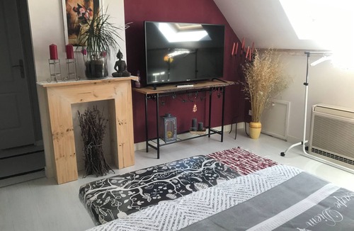Checy Bed & Breakfast | Logement Avec Entrée Privative Pour 4 Personnes et Éventuellement un Bébé