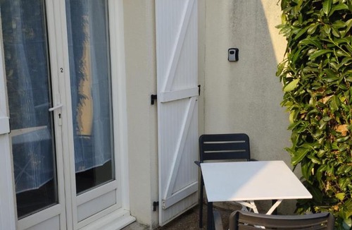 Chambray-les-Tours Apartment | Logement complet avec chambre séparée et parking