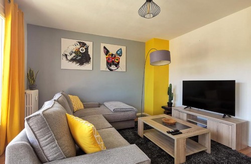 Angers Apartment | Logement Confortable CHU, Quartier Doutre