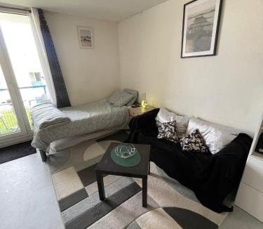 Hopitaux-Facultes Apartment | Logement Cosy pour Deux ou Trois - Parfait pour les Jeunes ou Étudiants