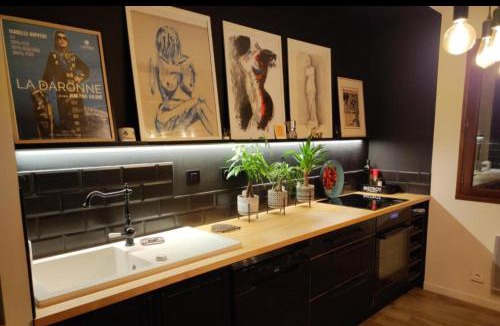 Charmes-sur-Rhone Apartment | Logement cosy Sous Les Toits