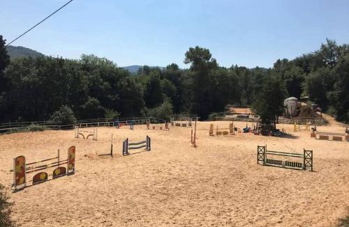 Contes Apartment | Logement dans un centre équestre