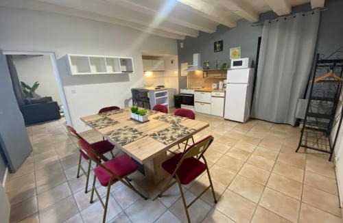 Azay-le-Rideau Apartment | Logement de groupe au centre d'Azay le Rideau