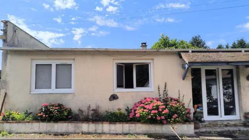 Boisset-les-Prevanches House | Logement entier hébergement 7 chambres
