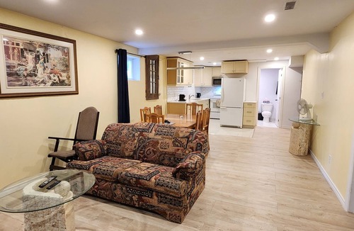 Longueuil Apartment | Logement entier à louer, stationnement inclus