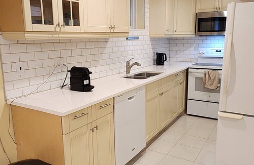 Longueuil Apartment | Logement entier à louer, stationnement inclus