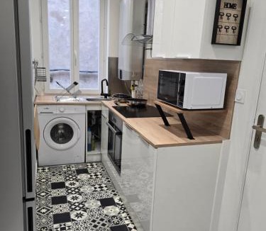 Foix Apartment | Logement entier au 2 ou 3 ème étage wifi - 2chambres - centre historique Foix