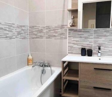 Bearn Apartment | Logement entier chambre+salon + jardin & terrasse