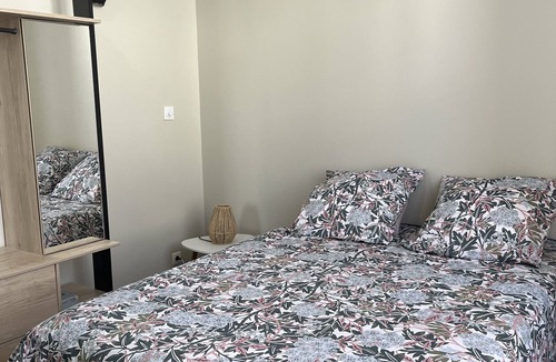 Aulnay Apartment | Logement Idéalement Situé