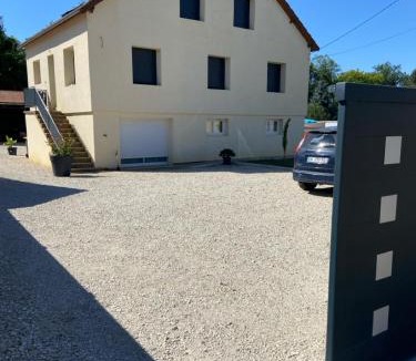 Venouse Apartment | Logement indépendant au rdc d'une maison