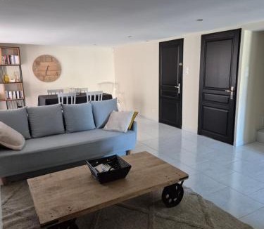 Venouse Apartment | Logement indépendant au rdc d'une maison