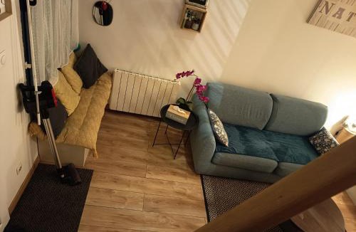 Mezieres-sur-Seine Apartment | logement Mezzanine salon indépendant