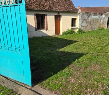 Ouzouer-sur-Loire Apartment | Logement moderne équipé