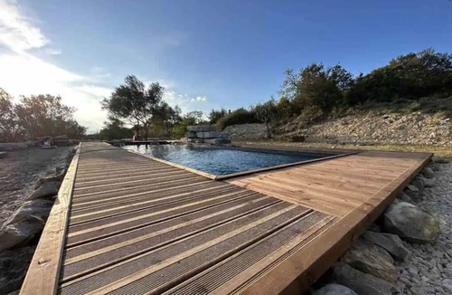 Mons House | Logement Paisible - Mas Sogusthenna