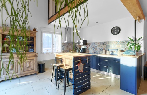 Villeneuve-sur-Lot House | Logement Pascal – Bright, Air-Conditioned House with Pool Table