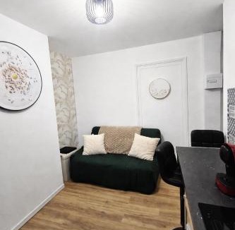 Outreau Apartment | Logement rénové avec accès grand jardin, SPA-Jacuzzi, sauna commun