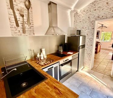 Bagard House | Logement rénové avec jardin privé et clôturé