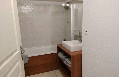 Azille Apartment | Logement :résidence Château de Jouarres - Azille