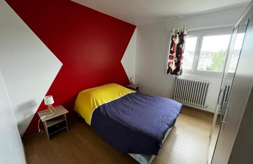 Bagnoles-de-l'Orne House | Logement sous maison habitée en face de la foret petite cour