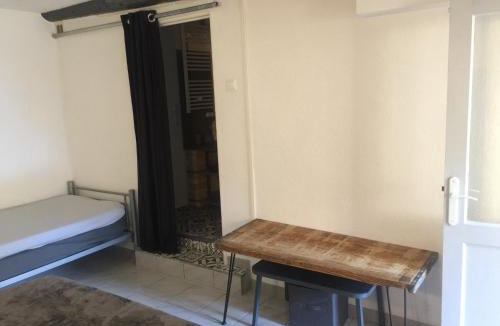 Vedene Apartment | Logement sur pte cour, rez de chaussée, WIFI, CLIM