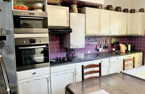 Tournay House | Logements Un Coin de Bigorre - La Tournayaise - Canal plus, Netflix, Bein, Apple TV - Wifi Fibre