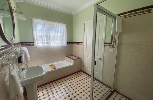 Stanthorpe Bed & Breakfast | Logger's Rest