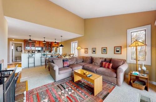 Maple City Apartment | Loggers Run 35 36