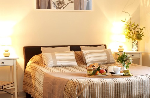 Saint-Pierre-de-Riviere Hotel | Logis Auberge La Barguillère