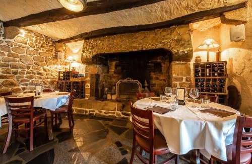 Douarnenez Hotel | Logis- Auberge De Kerveoc'h