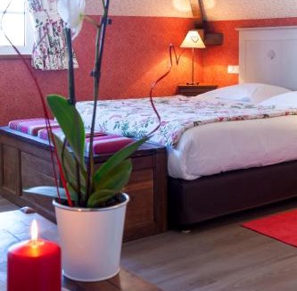 Coulombiers Hotel | Logis Auberge le centre poitou