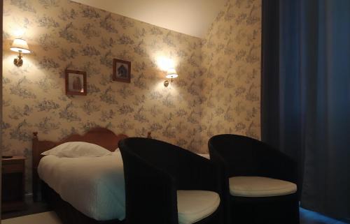 Coulombiers Hotel | Logis Auberge le centre poitou
