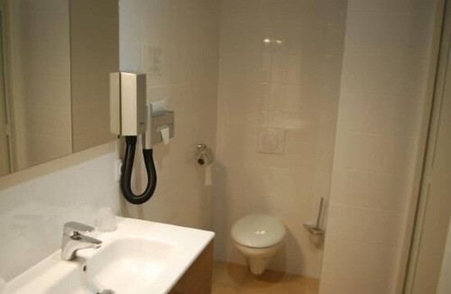 Tennie Hotel | Logis Auberge le Petit Pont