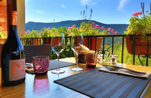 Cucugnan Hotel | Logis auberge restaurant Du Vigneron