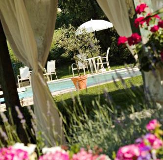 Aix-les-Bains Hotel | Logis Auberge Saint Simond