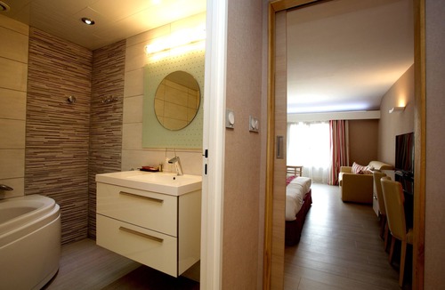 Luxeuil-les-Bains Hotel | LOGIS Beau-Site