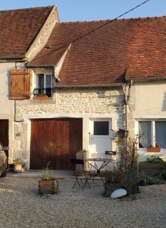 Varennes-les-Narcy House | Logis côté Cour