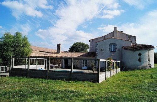 Chambroutet House | Logis de caractère large reception capacity