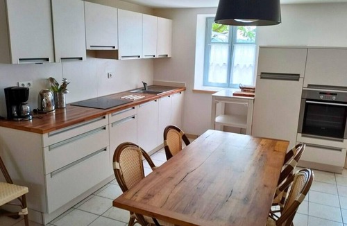 Les Echets House | Logis de Claudine - POMMIERS