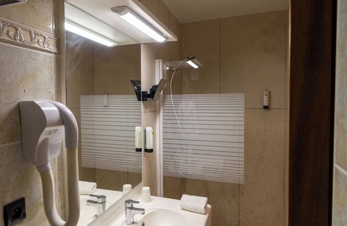 Creney-pres-Troyes Hotel | Logis De France Des Sources