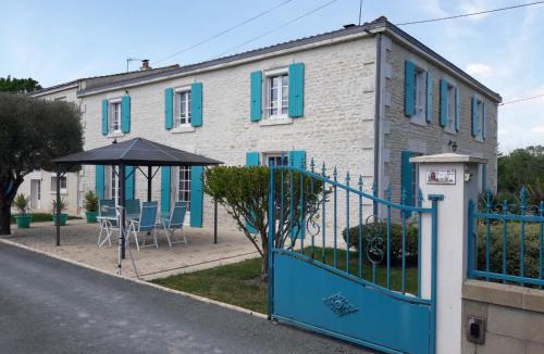 Saint-Hilaire-la-Palud Apartment | Logis de LANGE apt les Ecureuils