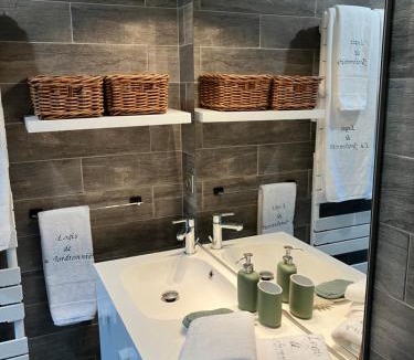 Sigournais Bed & Breakfast | Logis de la Jordronnière, Chambre d hôtes