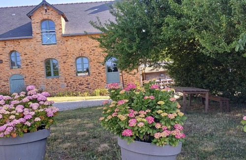 Ahuille House | Logis de la Provosterie - CYCLAMEN