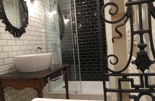 Bayeux Bed & Breakfast | Logis de Saint-Jean
