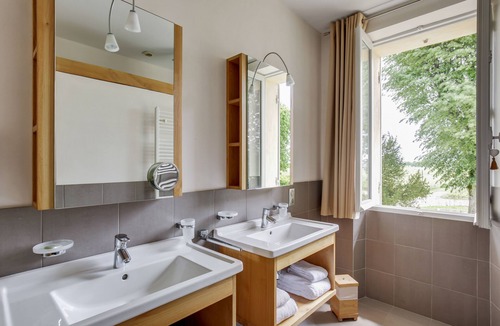 Saint-Etienne-De-Lisse Bed & Breakfast | Logis DE Valandraud