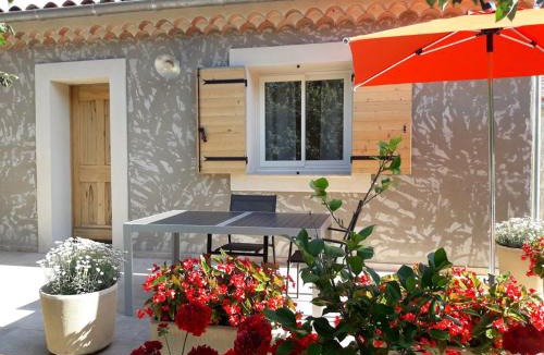 Pujaut Bed & Breakfast | Logis des Falaises
