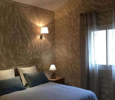 Pujaut Bed & Breakfast | Logis des Falaises