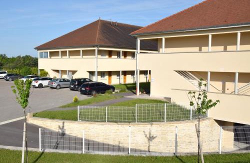 Creney-pres-Troyes Hotel | Logis Des Sources