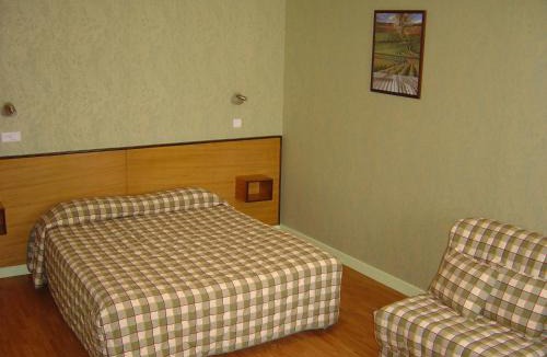 Couches Hotel | Logis Des Trois Maures